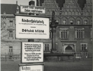 A sign prohibiting Jews from entering the playground on Charles Square in Prague with the inscription Juden nicht zugänglich! Jews not allowed! (source: http://collections.jewishmuseum.cz)
