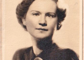 Eva Ruth Arend - Saxl (1920-2003), pasová fotografie z roku 1939
