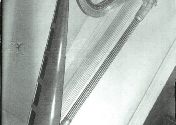 Zabavená harfa ve skladu Treuhandstelle (zdroj: http://collections.jewishmuseum.cz)