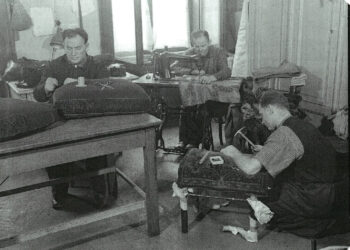 Oprava zabaveného čalouněného nábytku (zdroj: http://collections.jewishmuseum.cz)