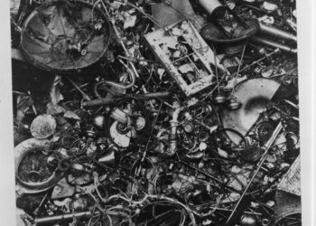 Předměty z vyklizených židovských bytů a synagog (zdroj: http://collections.jewishmuseum.cz)