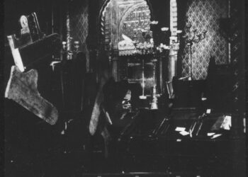 Sklad ve Španělské synagoze - synagogální lavice (zdroj: http://collections.jewishmuseum.cz)