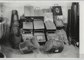 Uhláky zabavené v židovských domácnostech ve skladu Treuhandstelle (zdroj: http://collections.jewishmuseum.cz)