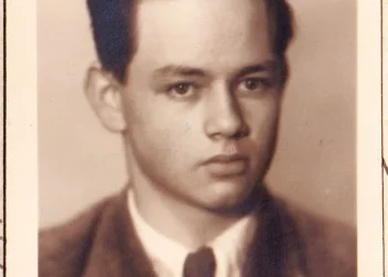 Viktor Pavel Arend (1921), pasová fotografie z roku 1938