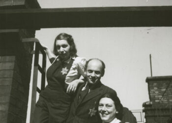 Zaměstnanci z Krásnohorské ulice (zdroj: http://collections.jewishmuseum.cz)