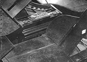 Zabavená klavírní křídla (zdroj: archiv Yad Vashem)