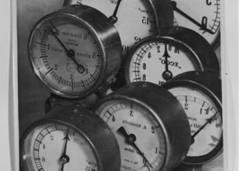 Zabavené manometry ve skladu Treuhandstelle (zdroj: http://collections.jewishmuseum.cz)