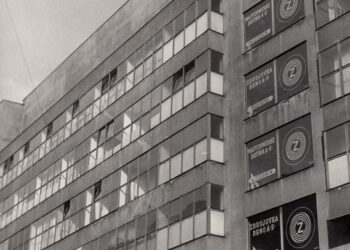 Veletržní palác na fotografii z roku 1941 (zdroj: archiv Yad Vashem)